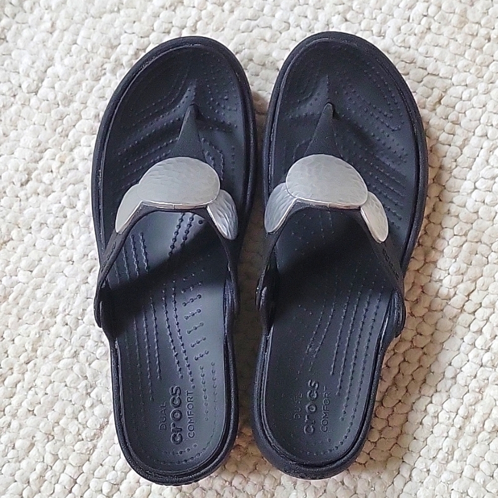 Sanrah Crocs black size 8 with silver decor
